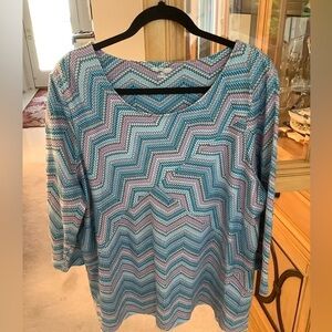 2X PRETTY PRINT TOP, 3/4 SLEEVES, DIAGONAL SEAMS, GOOD CONDITION